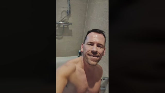 dave_naked  10-12-2022